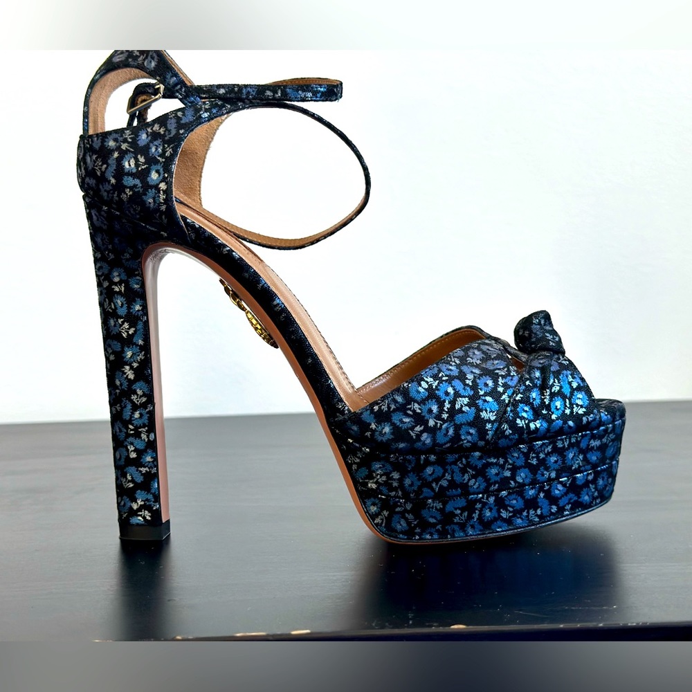 Aquazzura stunning heels. They are 7+1/2